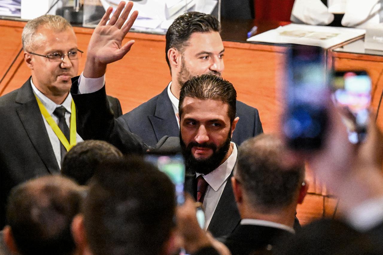 US ‘to set up base near Damascus’ as Syrian President visits